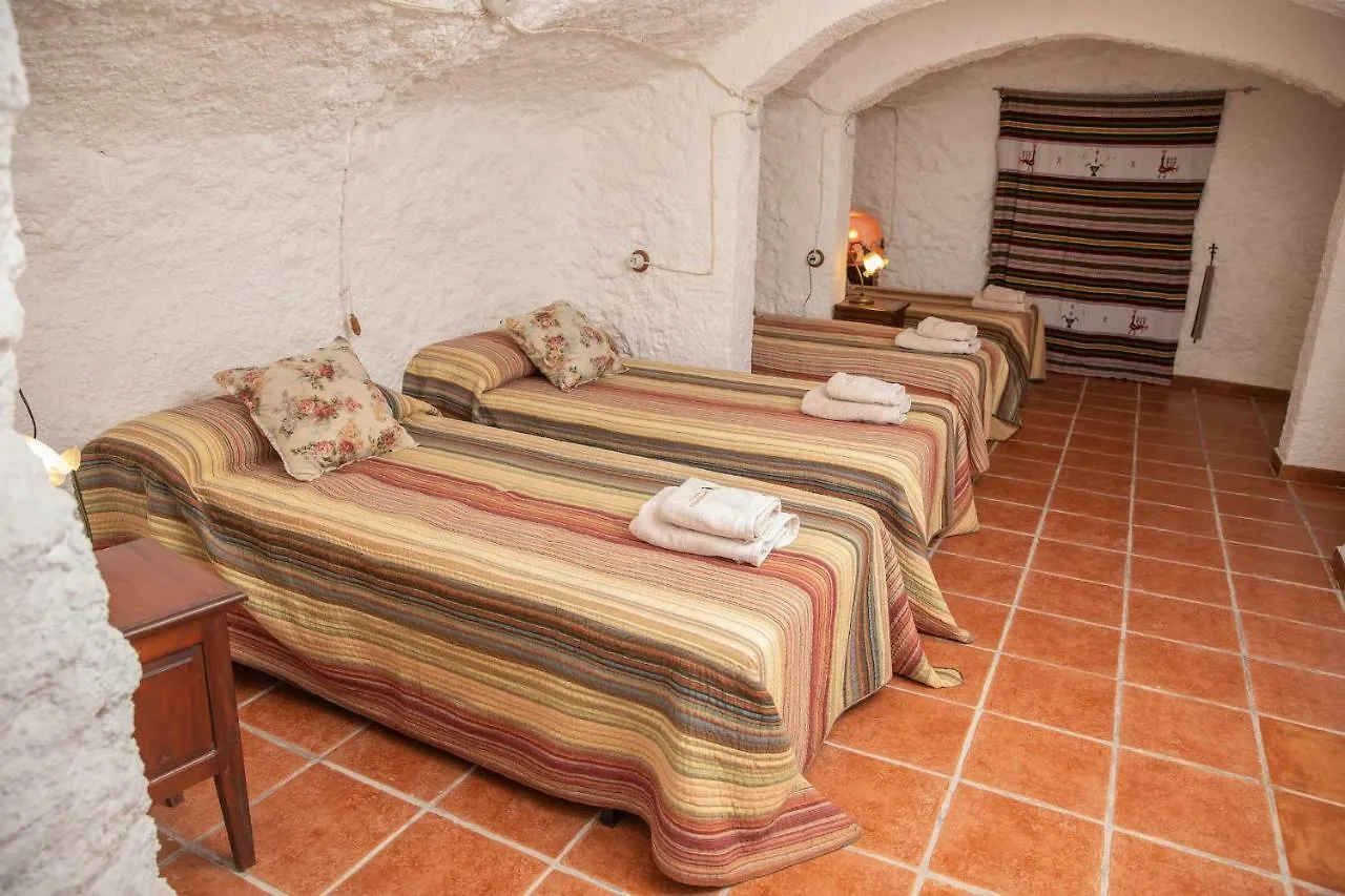 Cuevas El Torriblanco Pension Gorafe
